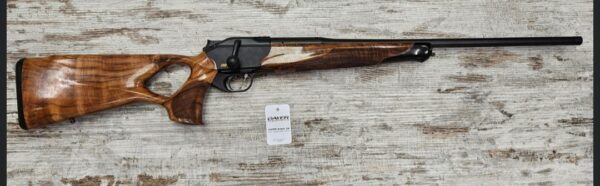 Screenshot_20251101_110931_Instagram 5'290.00 CHF Carabine à verrou Blaser. BLASER Mod. R8 Success Trou de pouce Réarment et verrouillage linéaire Calibre .30-06 Profil du canon de 17mm Canon de 58cm Crosse bavaroise Bois grade 4 Plaque de couche caoutchouc Sans visée ouverte Chargeur amovible Canon fileté M15x1