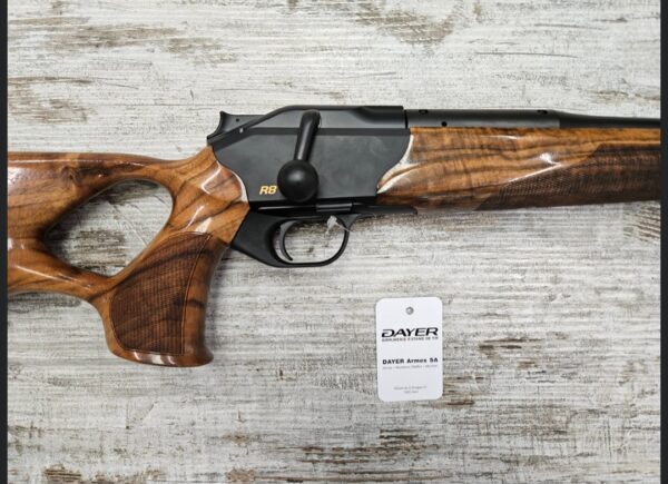 Screenshot_20251101_110937_Instagram 5'290.00 CHF Carabine à verrou Blaser. BLASER Mod. R8 Success Trou de pouce Réarment et verrouillage linéaire Calibre .30-06 Profil du canon de 17mm Canon de 58cm Crosse bavaroise Bois grade 4 Plaque de couche caoutchouc Sans visée ouverte Chargeur amovible Canon fileté M15x1