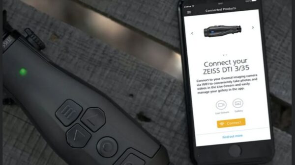 Screenshot_20251101_115656_Instagram 2'550.00 CHF Un chef d'oeuvre optique! Les visions thermiques ZEISS DTI sont disponibles au magasin pour l'essai! Performance Distance focale 35 mm Ouverture f/1.0 Résolution du capteur 384 x 288 Sensibilité thermique (NETD) s50mk Résolution d'affichage 1280 x 960 Fréquence d'affichage des images 50 Hz Type d'affichage LCOS Plage 1235 m (1350 yd) Champ de vision de l'oculaire 30,25° Champ de vision à 100 m (yds) 19 m (57 ft) Grossissement optique 2,5 Zoom numérique maximum X Échelons de zoom (en 0,5x) 1.0x - 4.0x Fonctions : Type de piles Li-Ion Durée de service des piles 7h Mémoire interne 15 GB Fonction Lifestream (vidéo et photo) Résolution (vidéo et photo) 384 x 288 Fréquence WLAN 2.4 Ghz Standard WLAN IEEE 802.11 b/g/n