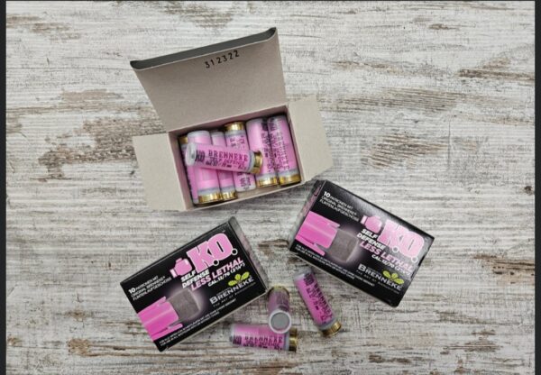 Screenshot_20251101_132442_Instagram 35.00 CHF Avec la nouvelle balle de fusil K.O., BRENNEKE présente un développement technique dans le domaine des munitions moins létales (dites less-than-lethal) Cal.: 12 Douille : 70 Poids du projectile : 8,2g (127grs) Vitesse (m/sec) : 96 (0m) Boîte :10