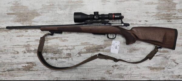 Carabine CZ 557 Bois + Lunette Burris Fullfield 3- 12×56 Calibre :.308 Winchester Prix : 1'290, - CHF la carabine + 495,- CHF la lunette  Caractéristiques Techniques : Carabine : ﻿﻿Marque : CZ ﻿﻿Modèle : 557 ﻿﻿Calibre : .308 Win ﻿﻿Crosse : Bois verni, quadrillage traditionnel ﻿﻿Canon : 22" (selon version, photo) ﻿﻿Détente : Réglable ﻿﻿État : Occasion - état neuve Lunette : ﻿﻿Modèle : Burris Fullfield ﻿﻿Grossissement : 3-12×56 ﻿﻿État : Neuve